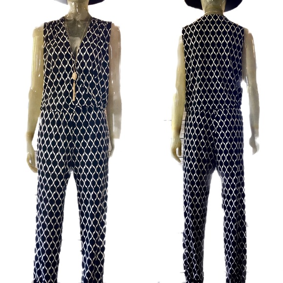 Cache Geo-print, faux-wrap Jumpsuit w/pockets. - Picture 6 of 7